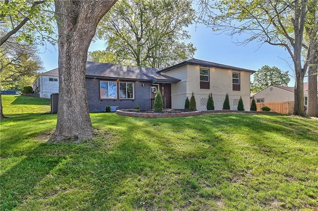 8701 Ward Parkway, Kansas City, MO 64114