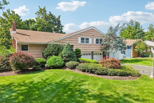 3 Wedgewood Dr, West Orange Twp., NJ 07052