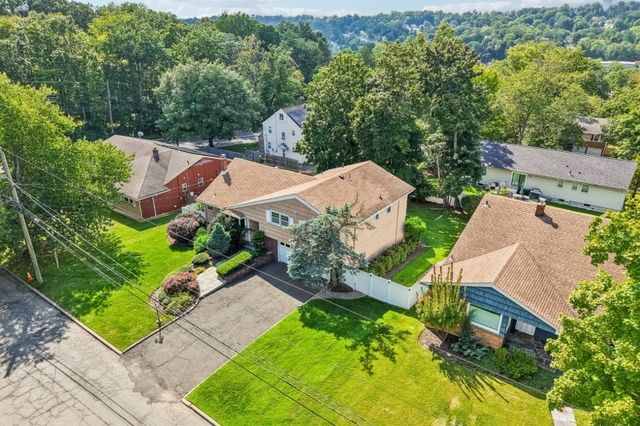 3 Wedgewood Dr, West Orange Twp., NJ 07052
