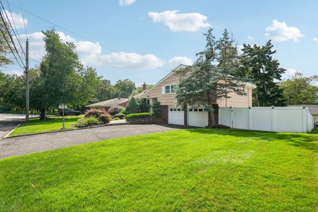 3 Wedgewood Dr, West Orange Twp., NJ 07052