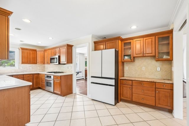 3 Wedgewood Dr, West Orange Twp., NJ 07052
