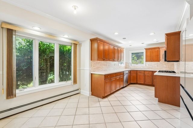 3 Wedgewood Dr, West Orange Twp., NJ 07052