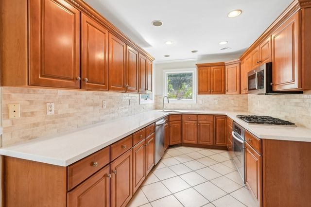 3 Wedgewood Dr, West Orange Twp., NJ 07052