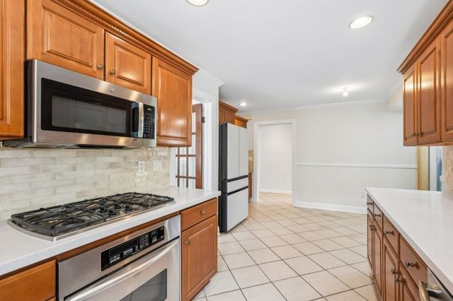 3 Wedgewood Dr, West Orange Twp., NJ 07052