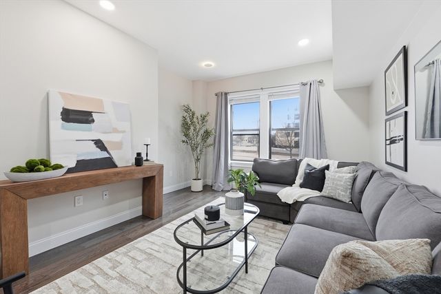 1653 Commonwealth Ave 2, Boston, MA 02135