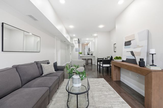 1653 Commonwealth Ave 2, Boston, MA 02135