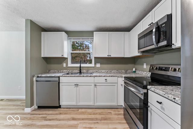 1026 Hollowood Court, Indianapolis, IN 46234