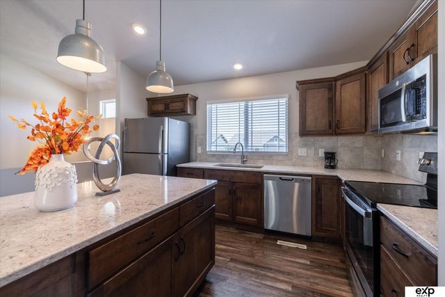 7752 N 108th Street, Omaha, NE 68142