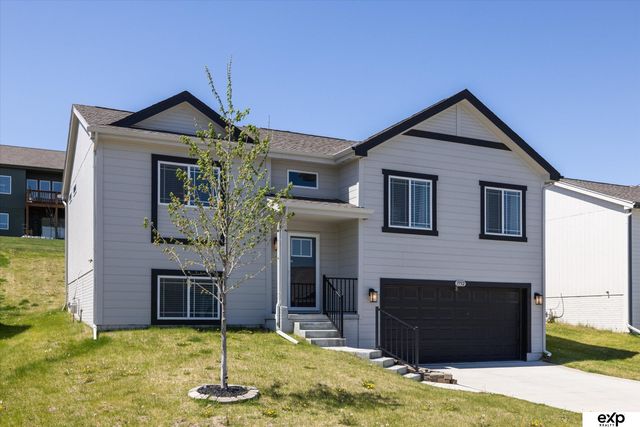 7752 N 108th Street, Omaha, NE 68142