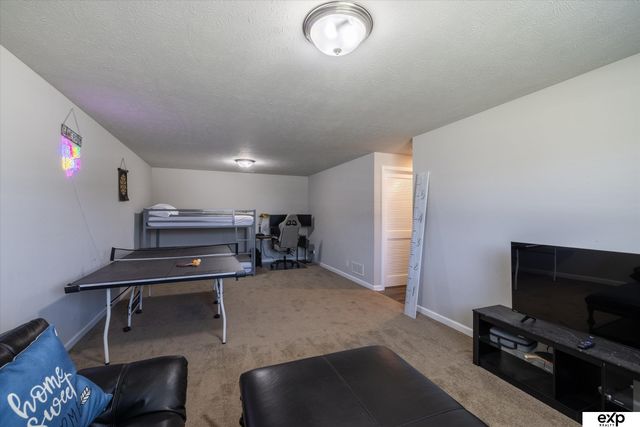 7752 N 108th Street, Omaha, NE 68142
