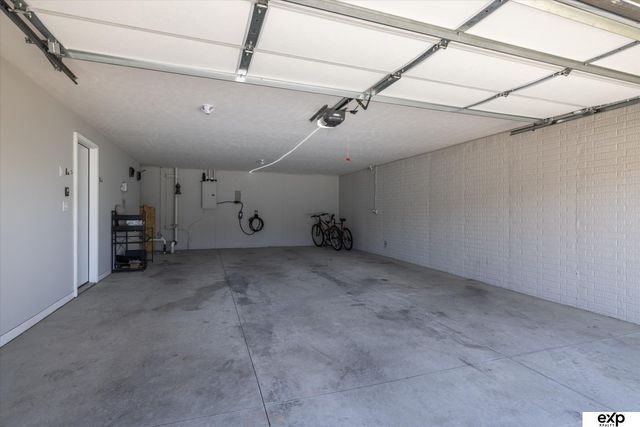 7752 N 108th Street, Omaha, NE 68142