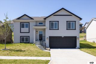 7752 N 108th Street, Omaha, NE 68142