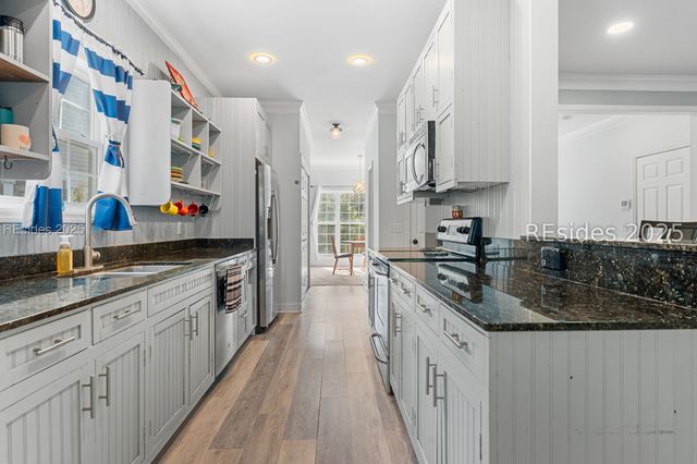 14 Peregrine Dr, Hilton Head Island, SC 29926