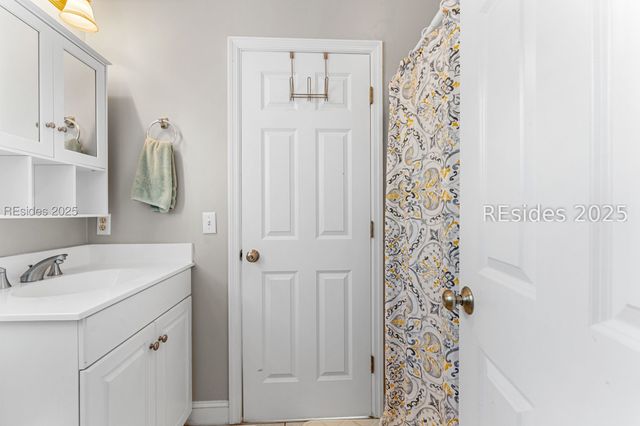 14 Peregrine Dr, Hilton Head Island, SC 29926