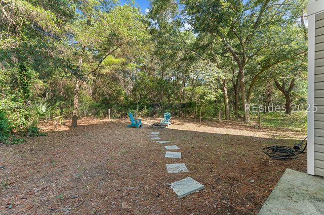 14 Peregrine Dr, Hilton Head Island, SC 29926