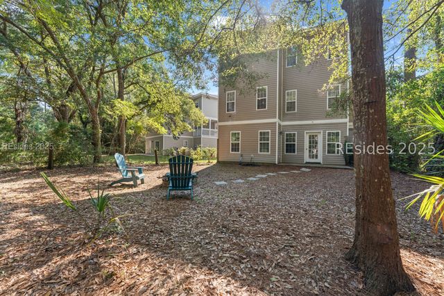 14 Peregrine Dr, Hilton Head Island, SC 29926