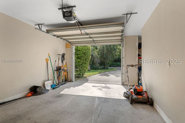 14 Peregrine Dr, Hilton Head Island, SC 29926