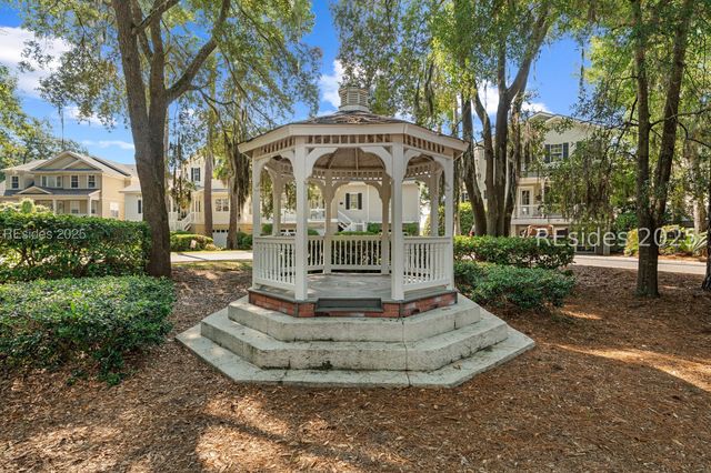 14 Peregrine Dr, Hilton Head Island, SC 29926
