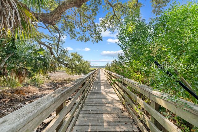 14 Peregrine Dr, Hilton Head Island, SC 29926