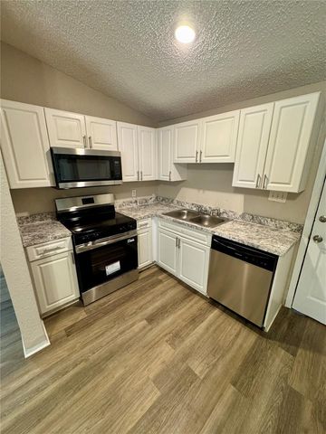 9216 W PATTERSON STREET, Tampa, FL 33615