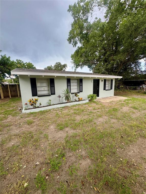 9216 W PATTERSON STREET, Tampa, FL 33615