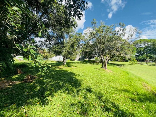 10425 Okeechobee Road, Fort Pierce, FL 34945