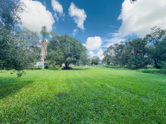 10425 Okeechobee Road, Fort Pierce, FL 34945