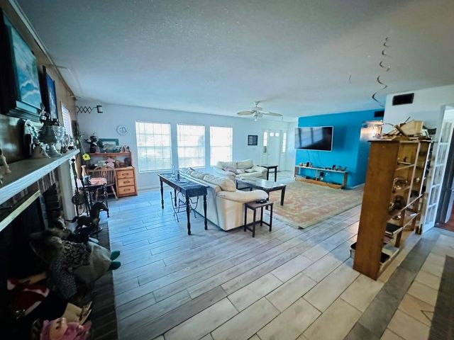 10425 Okeechobee Road, Fort Pierce, FL 34945