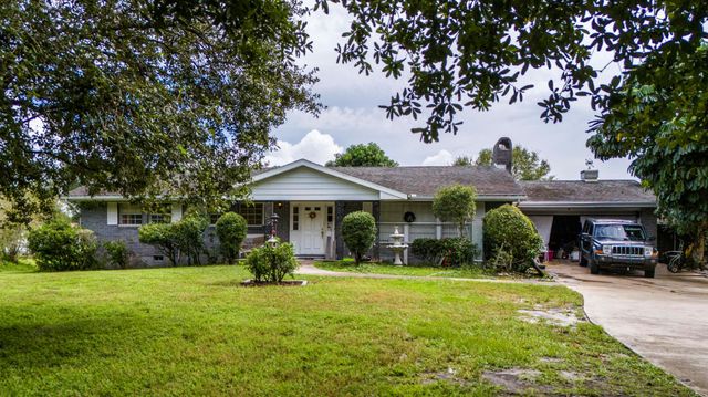 10425 Okeechobee Road, Fort Pierce, FL 34945