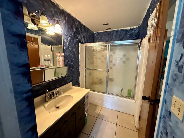 10425 Okeechobee Road, Fort Pierce, FL 34945