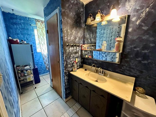 10425 Okeechobee Road, Fort Pierce, FL 34945