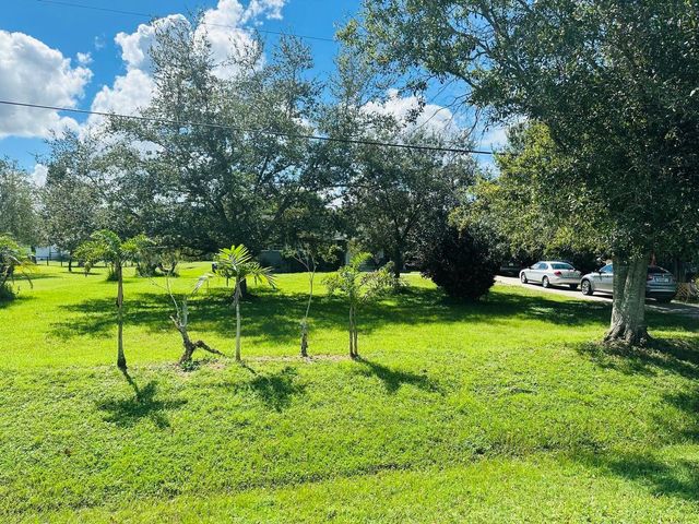 10425 Okeechobee Road, Fort Pierce, FL 34945