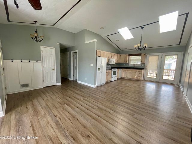 7803 Texlyn Ct, Louisville, KY 40258