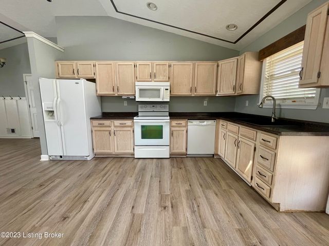 7803 Texlyn Ct, Louisville, KY 40258