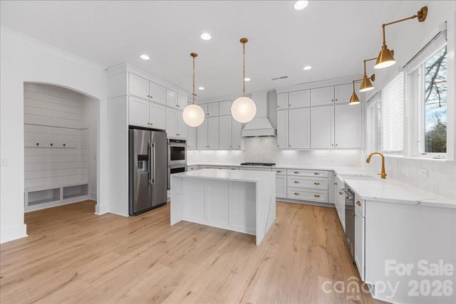 1607 Chippendale Road, Charlotte, NC 28205