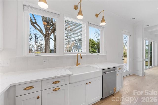 1607 Chippendale Road, Charlotte, NC 28205