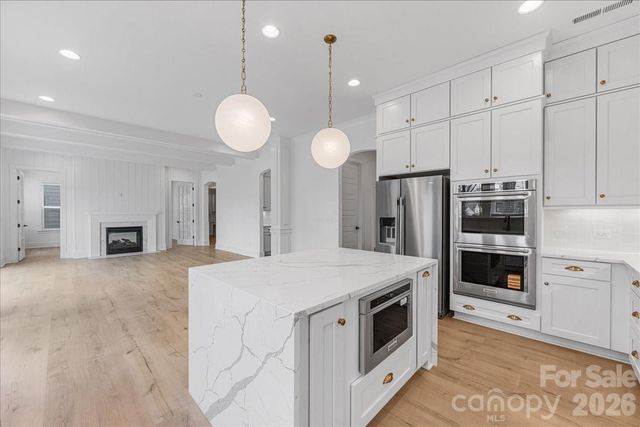 1607 Chippendale Road, Charlotte, NC 28205