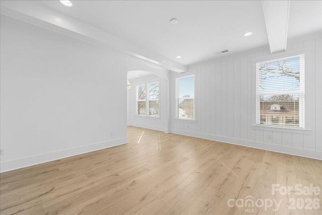 1607 Chippendale Road, Charlotte, NC 28205