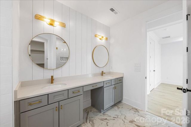 1607 Chippendale Road, Charlotte, NC 28205