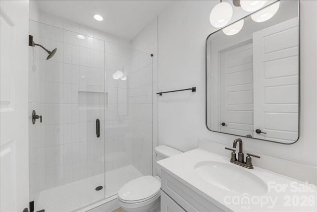 1607 Chippendale Road, Charlotte, NC 28205