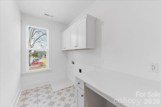 1607 Chippendale Road, Charlotte, NC 28205