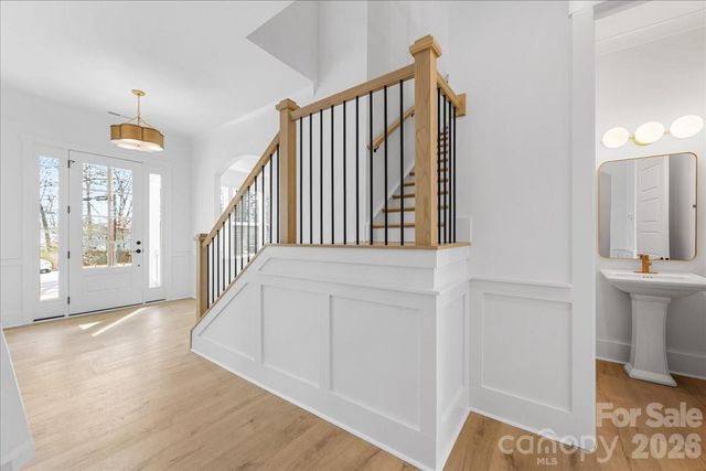 1607 Chippendale Road, Charlotte, NC 28205