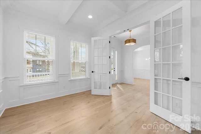 1607 Chippendale Road, Charlotte, NC 28205