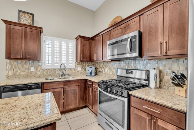 6068 RIVET Place, El Paso, TX 79932