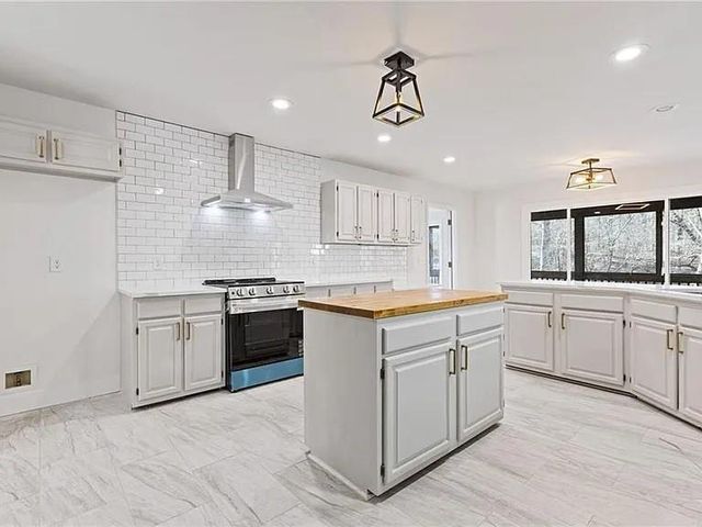 4732 Walnut Bend Drive, Gainesville, GA 30507