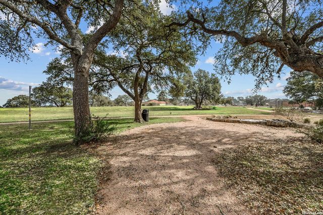 1251 ACE TRL, New Braunfels, TX 78132