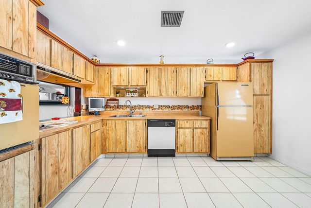 5730 Fernley Drive E 23, West Palm Beach, FL 33415