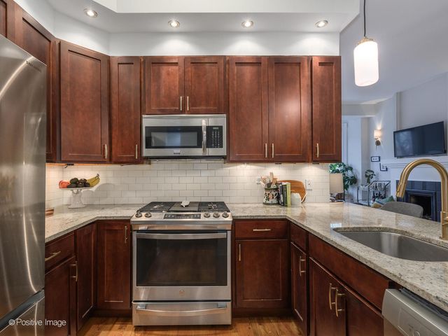 1914 N Sheffield Avenue 2F, Chicago, IL 60614