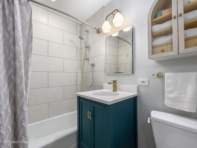 1914 N Sheffield Avenue 2F, Chicago, IL 60614