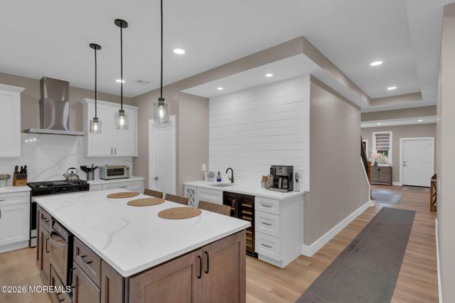 9 Pica Place, Tinton Falls, NJ 07724